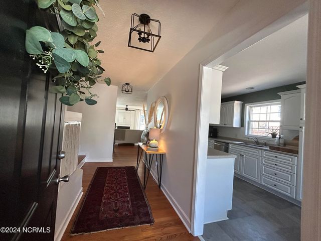 295 Sandhills Circle, Pinehurst, NC 28374