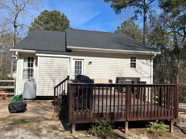 295 Sandhills Circle, Pinehurst, NC 28374