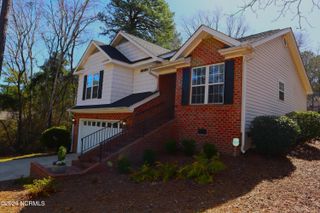 295 Sandhills Circle, Pinehurst, NC 28374