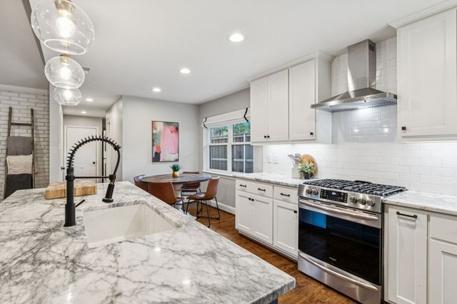 9942 Edgecove Drive, Dallas, TX 75238