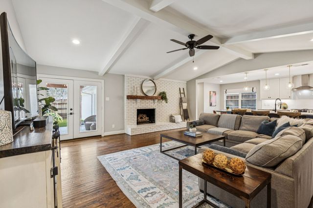 9942 Edgecove Drive, Dallas, TX 75238