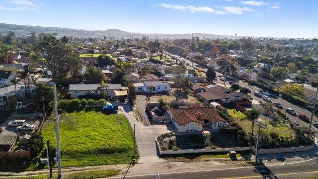 1760 Olive Ave, Vista, CA 92083