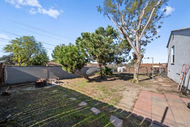 1760 Olive Ave, Vista, CA 92083