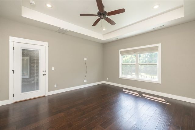 1801 N Candleshoe Drive, Fayetteville, AR 72701