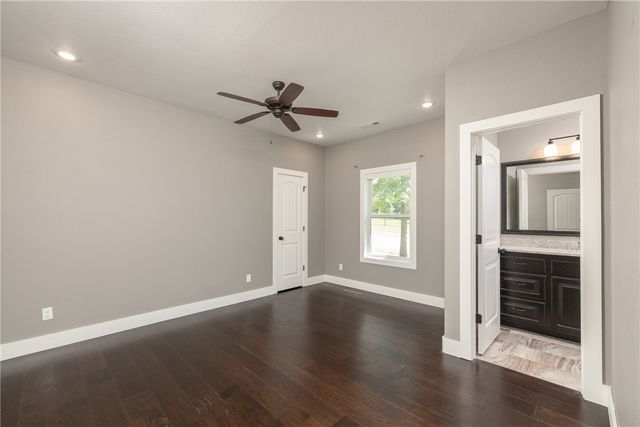1801 N Candleshoe Drive, Fayetteville, AR 72701