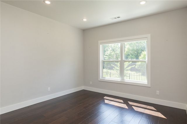 1801 N Candleshoe Drive, Fayetteville, AR 72701