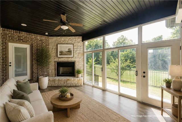 1801 N Candleshoe Drive, Fayetteville, AR 72701
