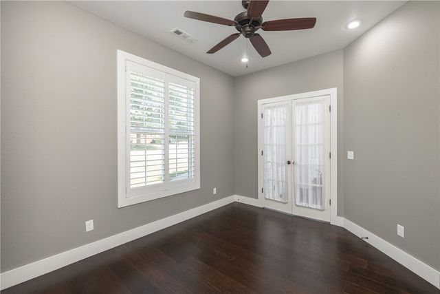 1801 N Candleshoe Drive, Fayetteville, AR 72701