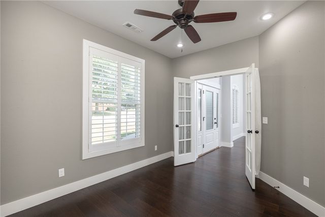 1801 N Candleshoe Drive, Fayetteville, AR 72701