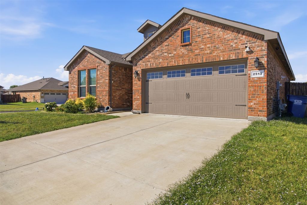 2513 Foules Drive, Glenn Heights, TX 75154