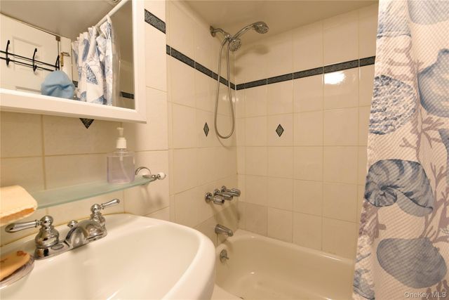 2056 Continental Avenue, Bronx, NY 10461