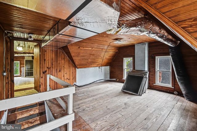 9627 EASTON RD, Kintnersville, PA 18930