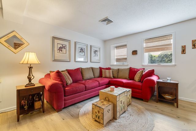 23 Charles Street 23, Milford, CT 06460