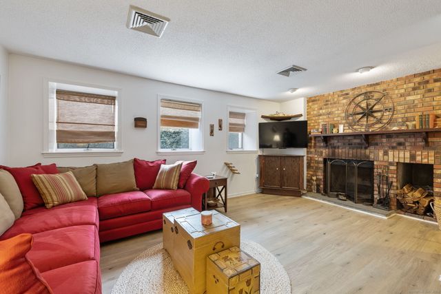 23 Charles Street 23, Milford, CT 06460