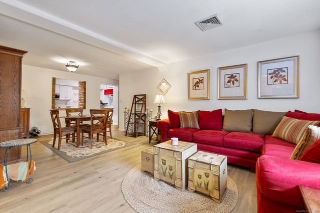 23 Charles Street 23, Milford, CT 06460