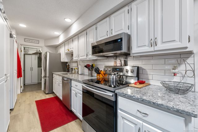 23 Charles Street 23, Milford, CT 06460