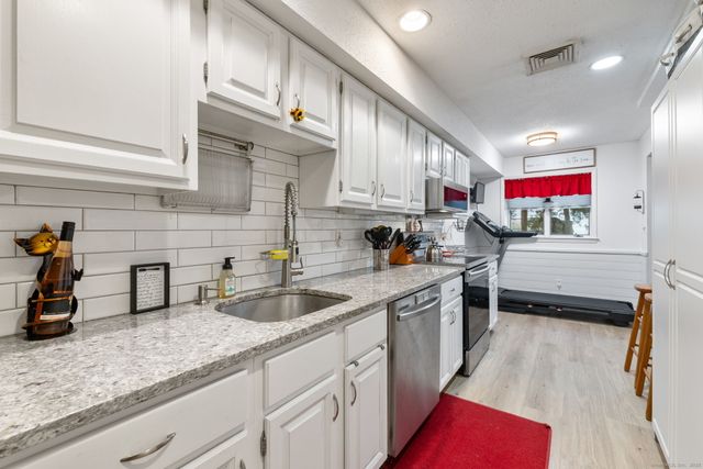 23 Charles Street 23, Milford, CT 06460