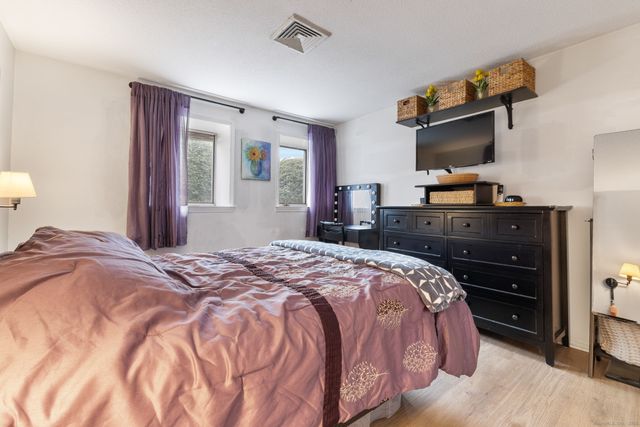 23 Charles Street 23, Milford, CT 06460