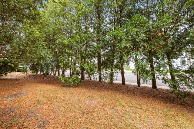 23 Charles Street 23, Milford, CT 06460