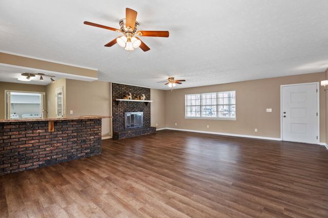 1011 Grand Center Road, Chickamauga, GA 30707