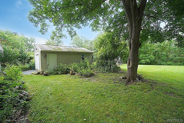 2398 Niagara Road, Wheatfield, NY 14304
