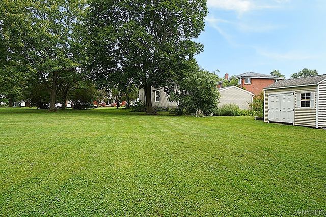 2398 Niagara Road, Wheatfield, NY 14304