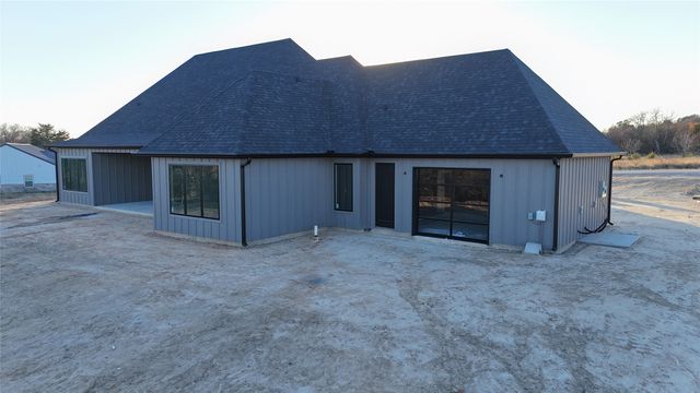 275 Latigo Way, Weatherford, TX 76088