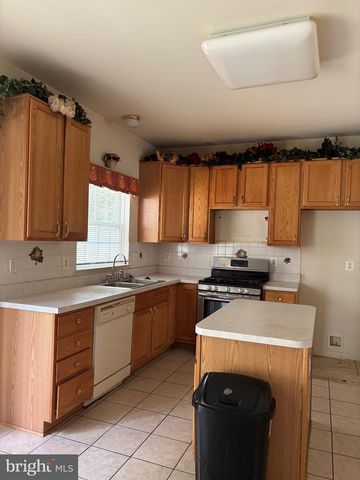 14595 CHARITY CT, Woodbridge, VA 22193