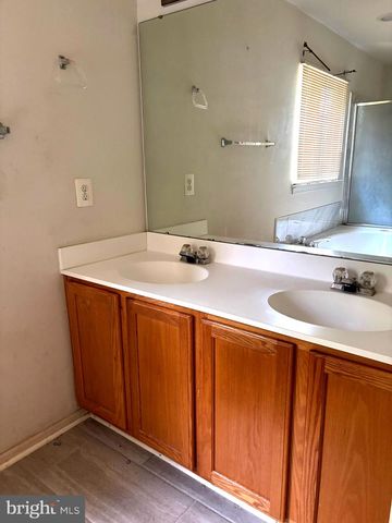 14595 CHARITY CT, Woodbridge, VA 22193