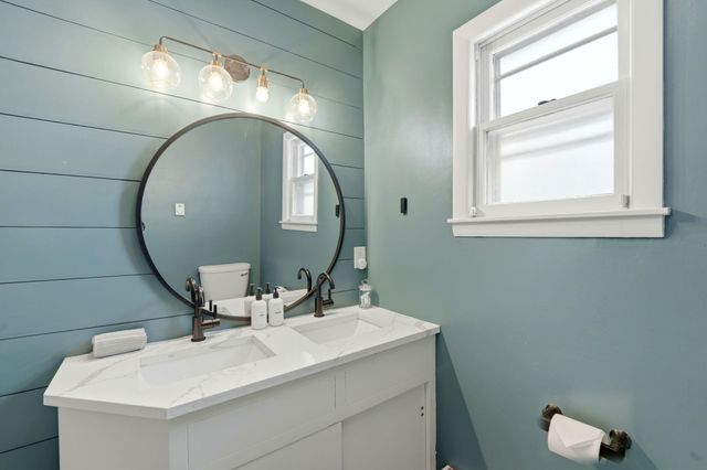 4173 Maplewood Road, Lake Charter Twp, MI 49106