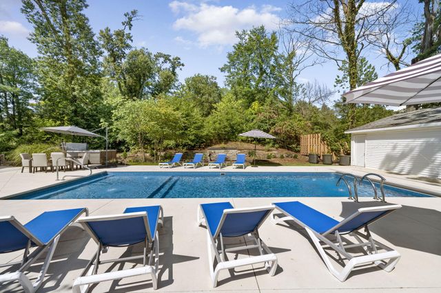 4173 Maplewood Road, Lake Charter Twp, MI 49106