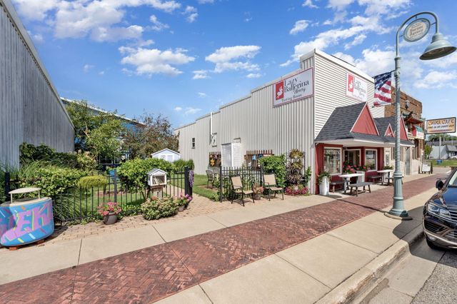 4173 Maplewood Road, Lake Charter Twp, MI 49106