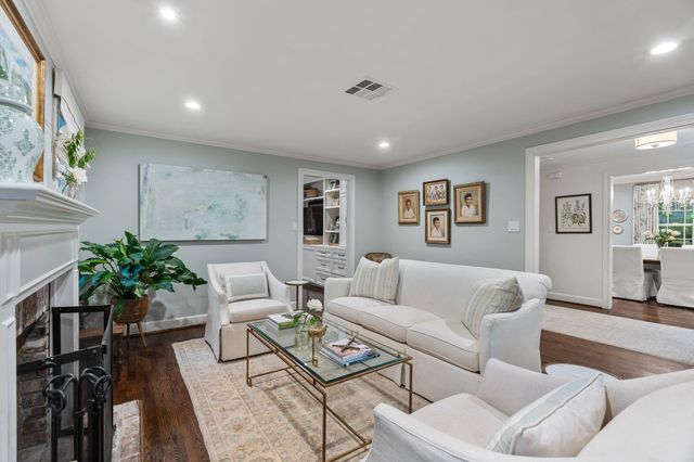 2419 Avalon Place, Houston, TX 77019
