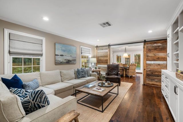2419 Avalon Place, Houston, TX 77019