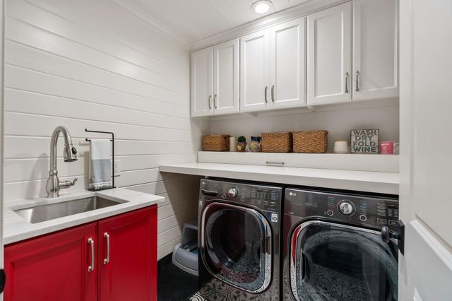 2419 Avalon Place, Houston, TX 77019
