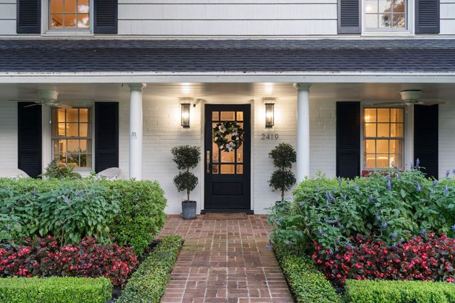 2419 Avalon Place, Houston, TX 77019