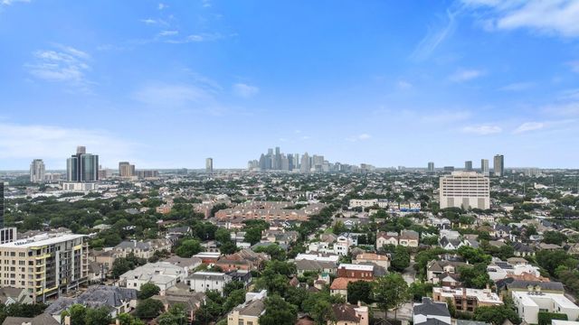 2419 Avalon Place, Houston, TX 77019