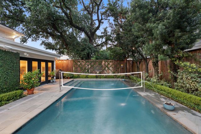 2419 Avalon Place, Houston, TX 77019