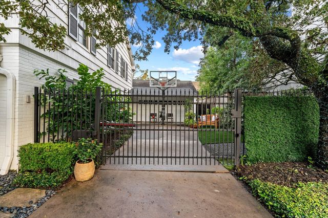 2419 Avalon Place, Houston, TX 77019