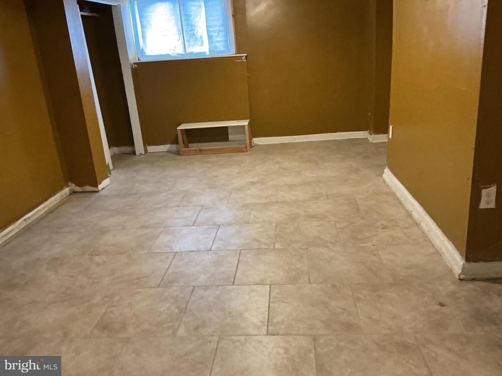 Image 7 of property listing at 5010 BELAIR RD, Baltimore, MD 21206