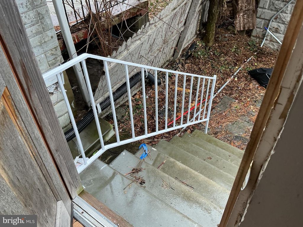 Image 2 of property listing at 5010 BELAIR RD, Baltimore, MD 21206