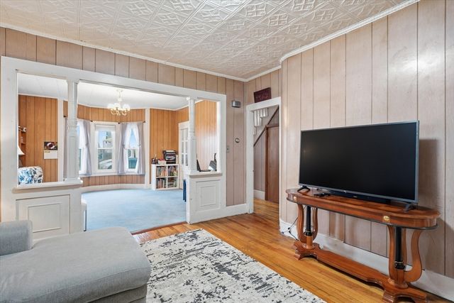 168 School St, Lowell, MA 01854