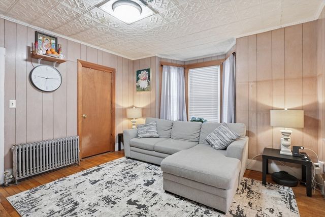 168 School St, Lowell, MA 01854