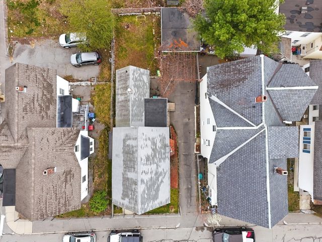 168 School St, Lowell, MA 01854