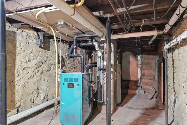 168 School St, Lowell, MA 01854