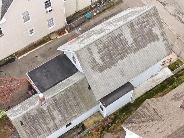 168 School St, Lowell, MA 01854