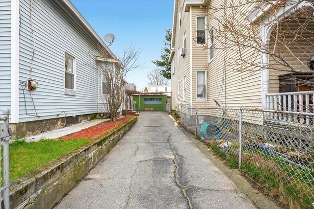 168 School St, Lowell, MA 01854