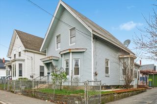 168 School St, Lowell, MA 01854