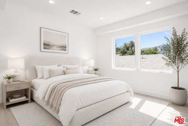 2115 Beachwood Terrace, Los Angeles, CA 90068