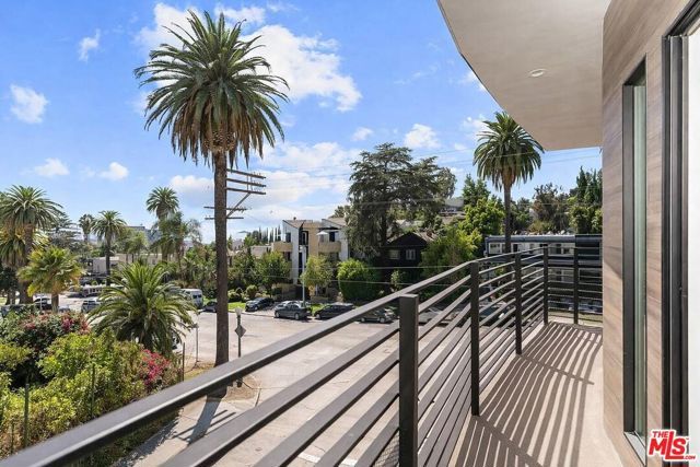 2115 Beachwood Terrace, Los Angeles, CA 90068